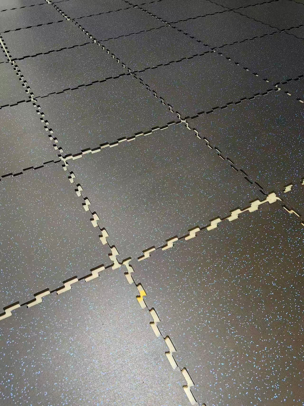 Fibosport Premium Low-Odor Rubber Puzzle Mats with Edges – Black with Blue EPDM Speckles (500 mm x 500 mm x 8mm)